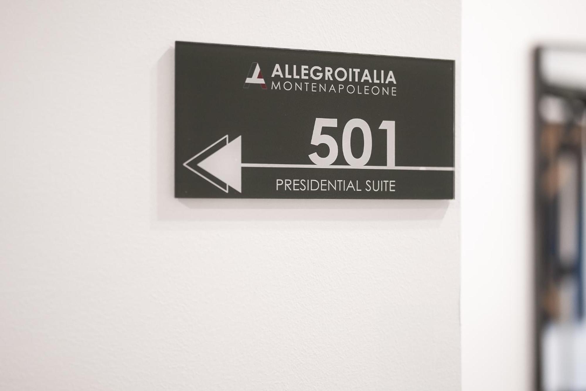 Allegroitalia Penthouse Montenapoleone Milan Exterior photo